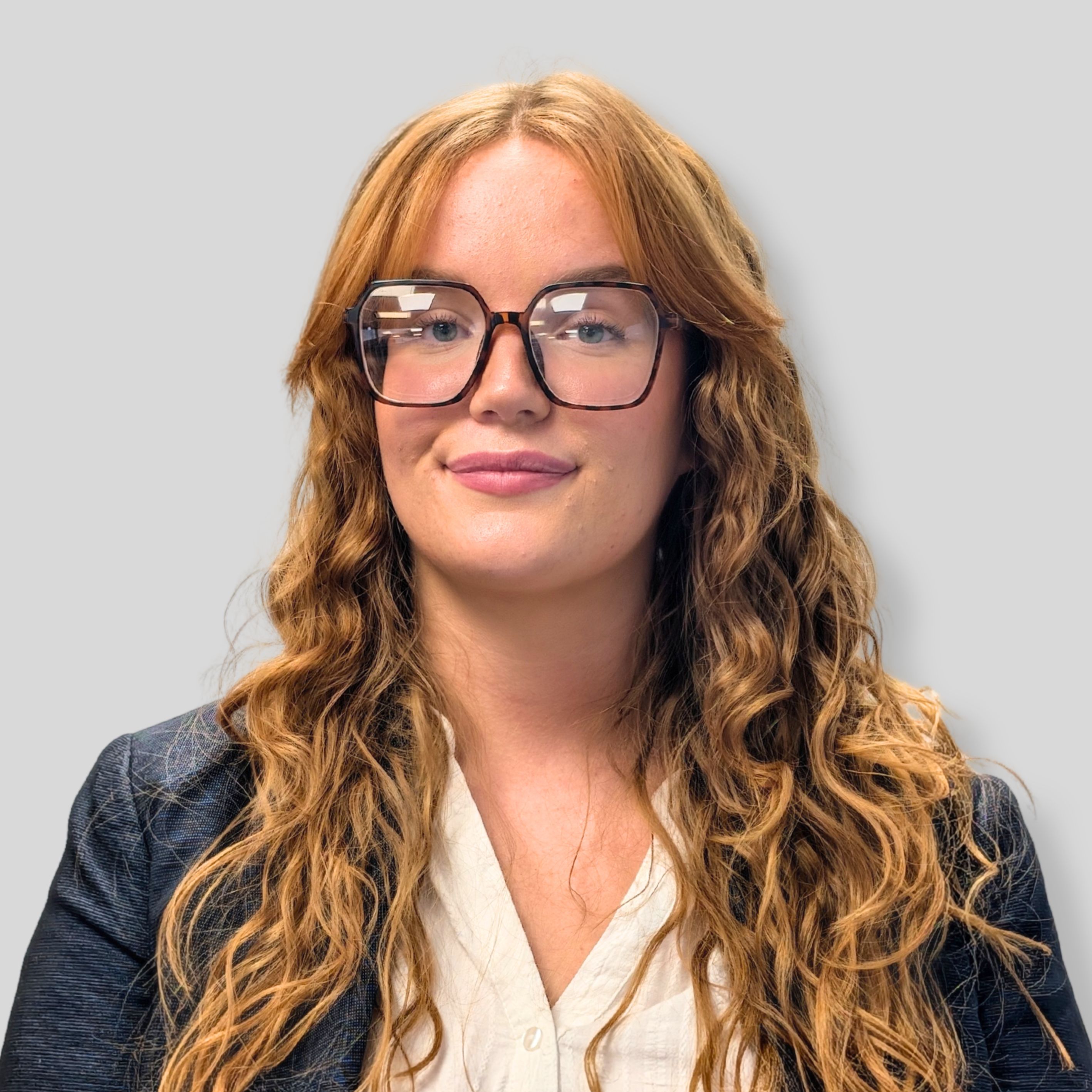 Ella Schrijver-Maydew Customer Support Agent - DB Roberts