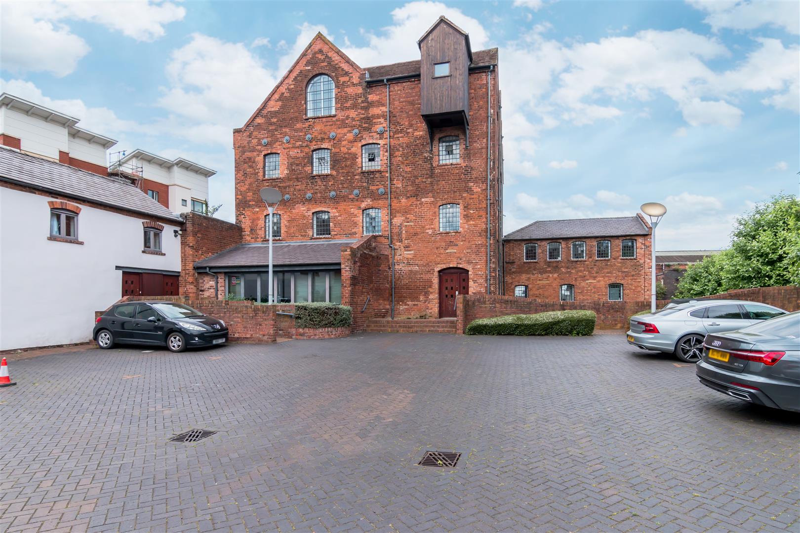 Albion Street, City Centre, Wolverhampton, West Midlands, WV1 - DB Roberts