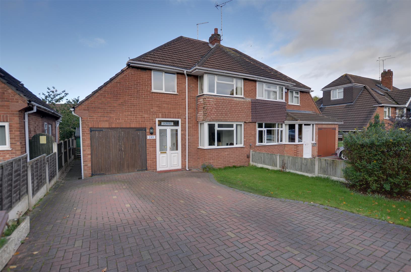 Weston Road, Stafford, ST16 - DB Roberts