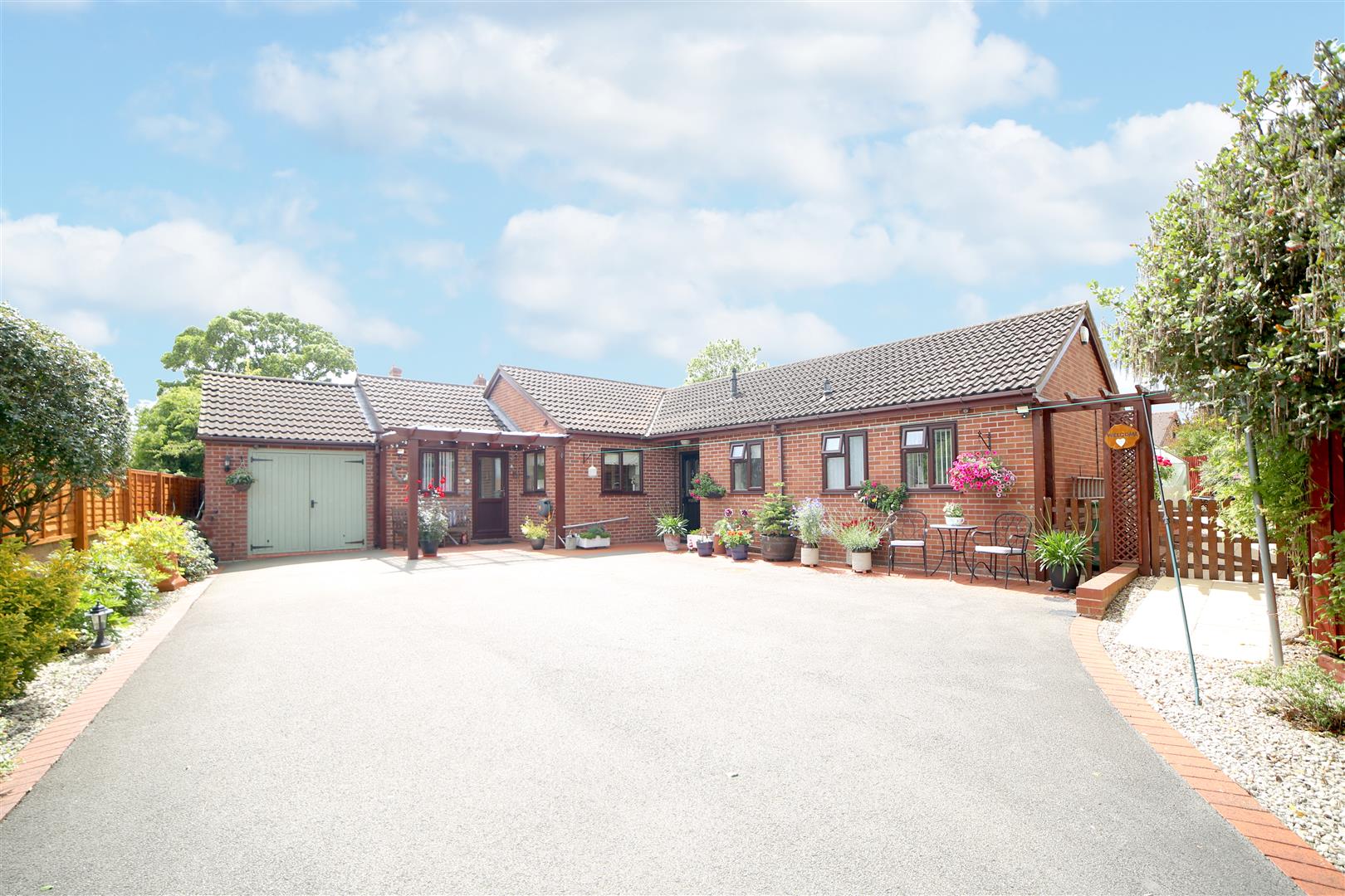 Mount Pleasant, Ketley Bank, Telford, TF2 - DB Roberts
