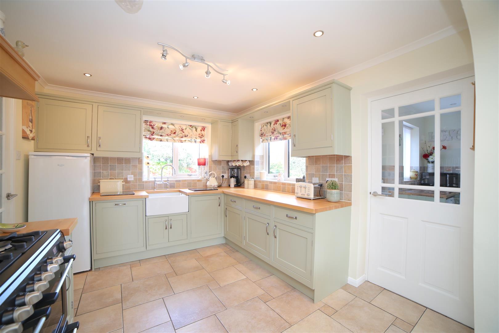 Mount Pleasant, Ketley Bank, Telford, TF2 - DB Roberts