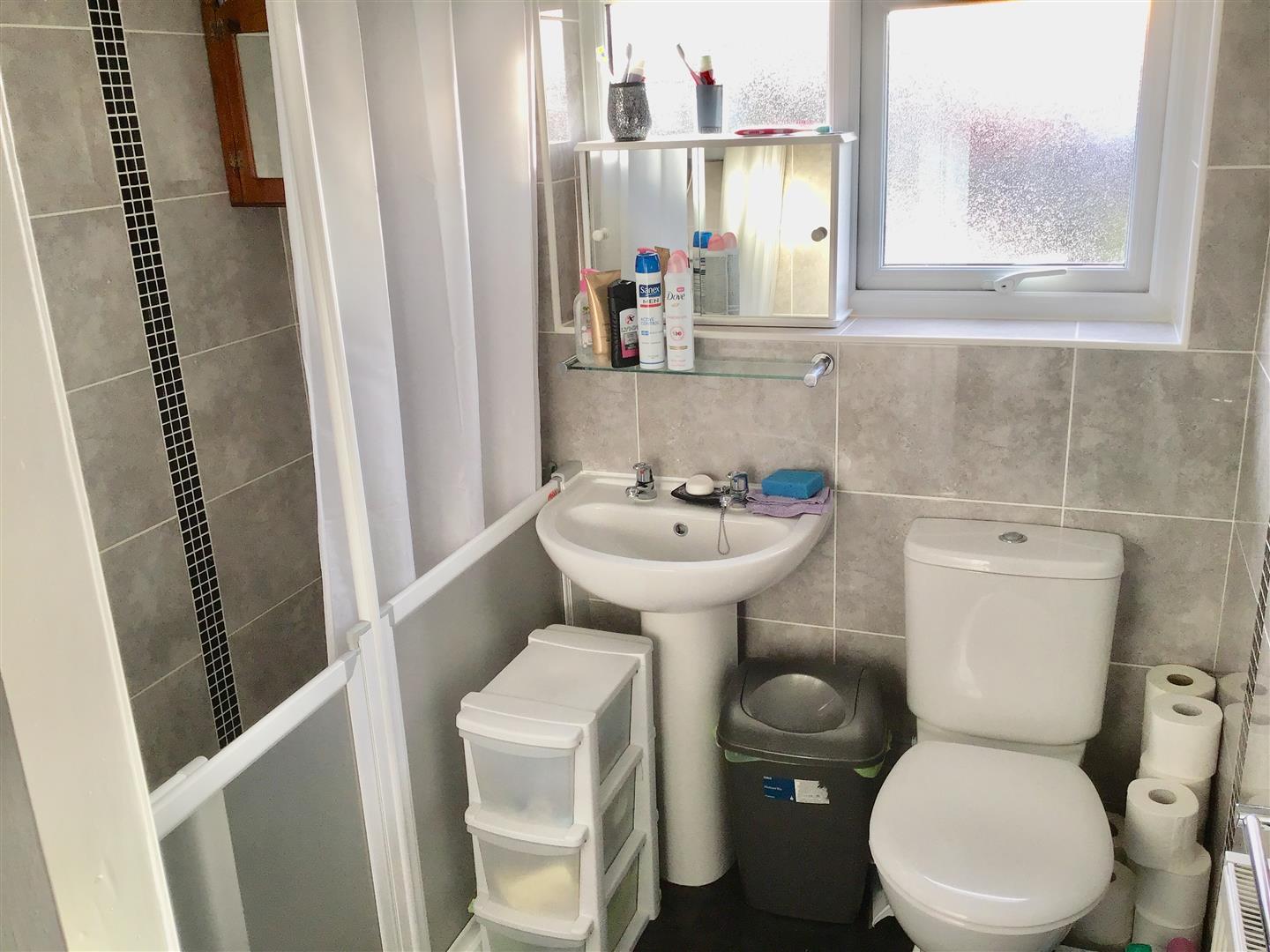 Torrington Avenue, Stafford, ST17 - DB Roberts