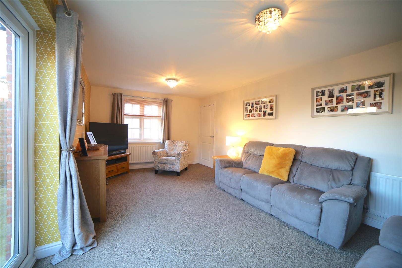 Oxmoor Avenue, Hadley, Telford, TF1 - DB Roberts