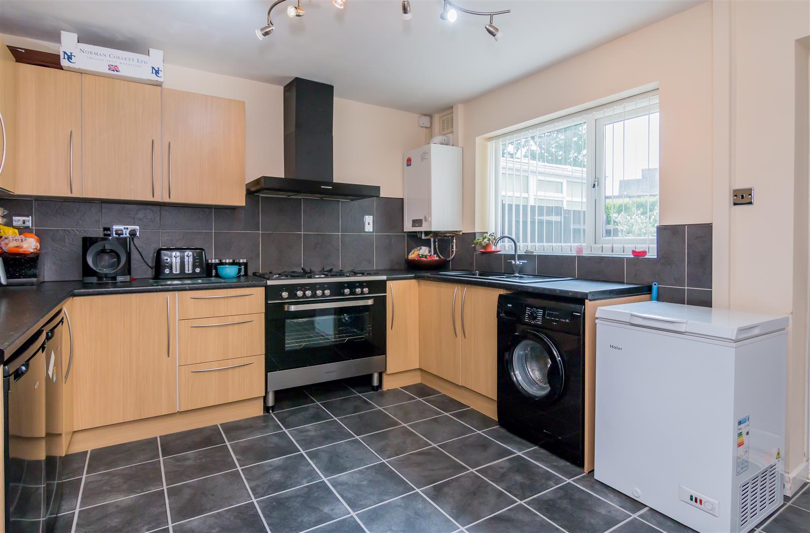 Hughes Avenue, Bradmore, Wolverhampton, WV3 - DB Roberts