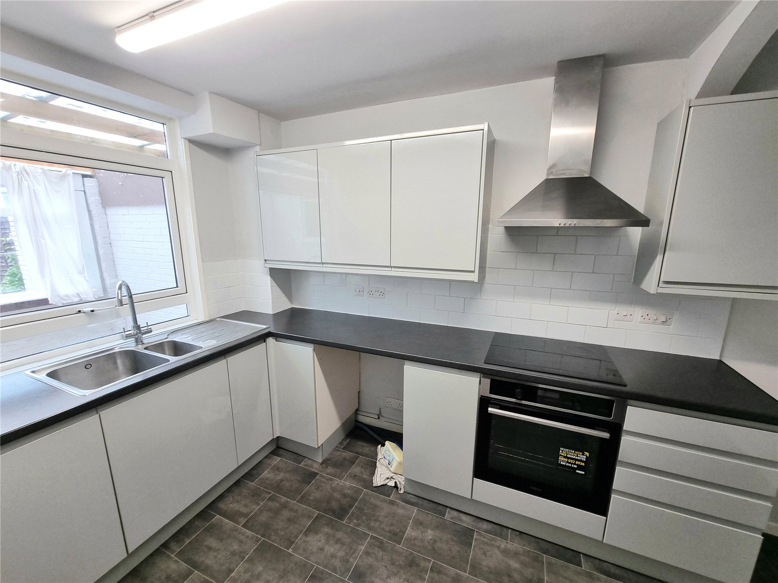 Ash Lea Drive, Donnington, Telford, TF2 - DB Roberts