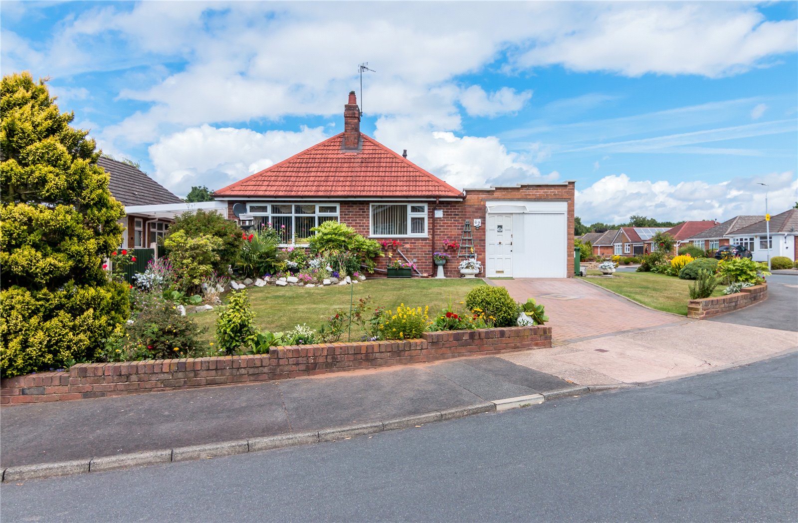 3 bedroom Bungalow for sale in Dewsbury Drive, Penn, Wolverhampton, WV4