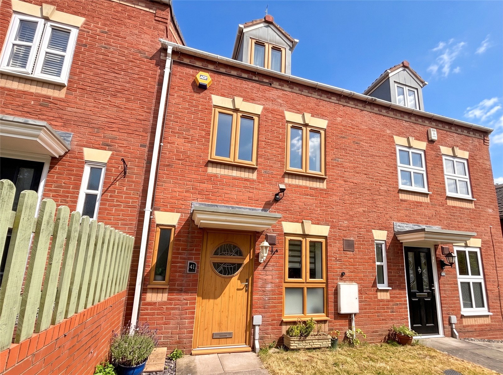 Churchward Drive, Newdale, Telford, TF3 - DB Roberts