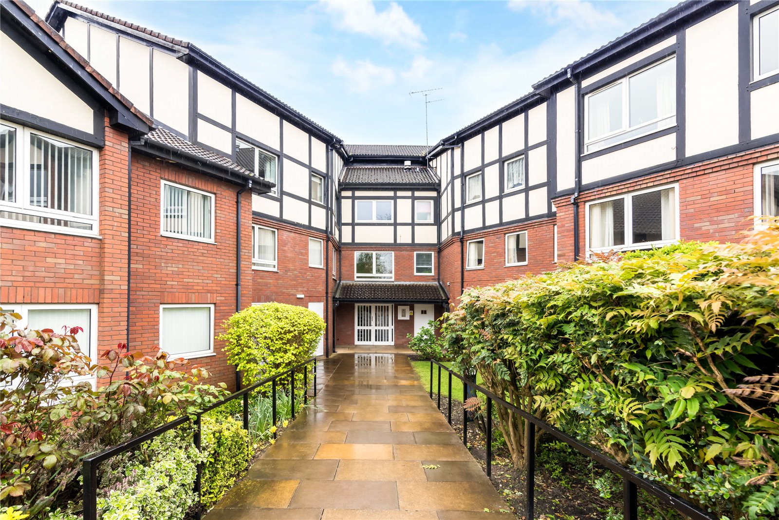 Grosvenor Park, Pennhouse Avenue, Wolverhampton, WV4 - DB Roberts