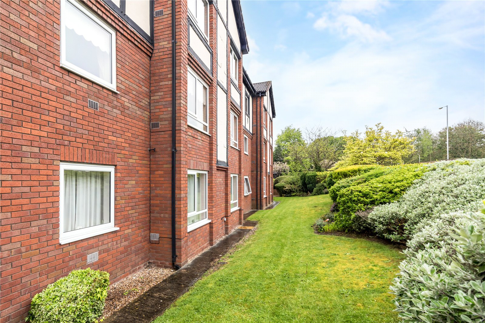 Grosvenor Park, Pennhouse Avenue, Wolverhampton, WV4 - DB Roberts