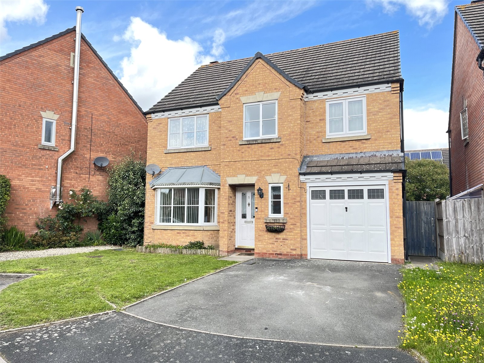 Keelton Close, Bicton Heath, Shrewsbury, SY3 - DB Roberts