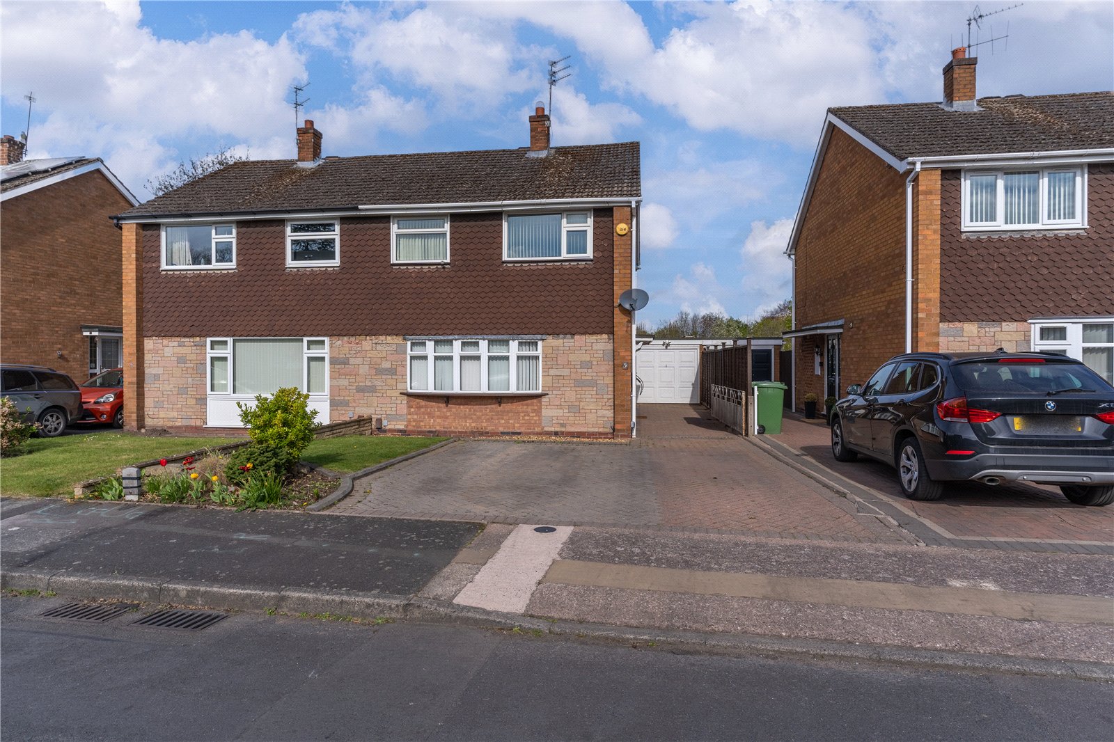 Glengarry Gardens, Finchfield, Wolverhampton, WV3 - DB Roberts