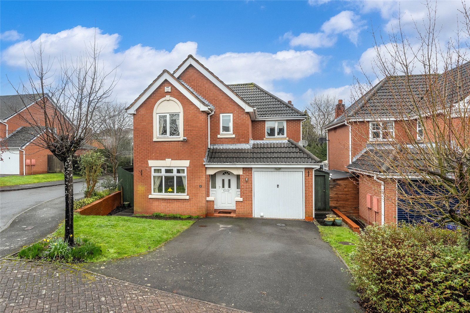 Oval Close, St. Georges, Telford, TF2 - DB Roberts