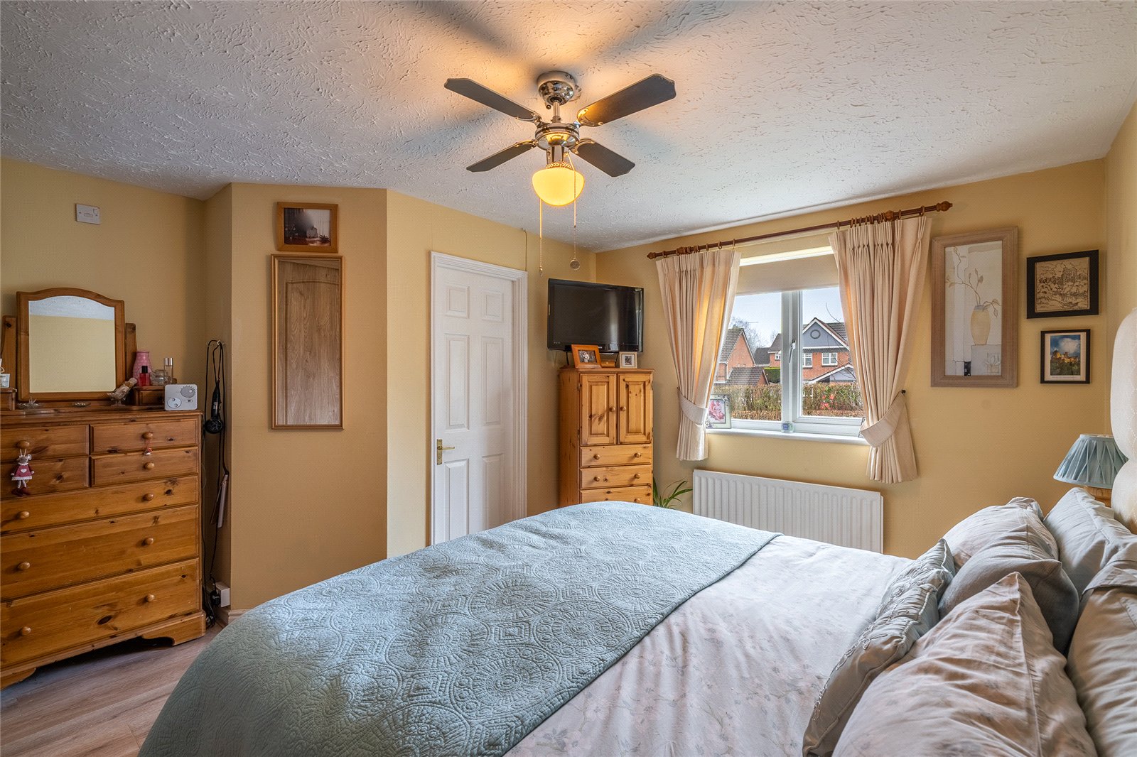 Oval Close, St. Georges, Telford, TF2 - DB Roberts
