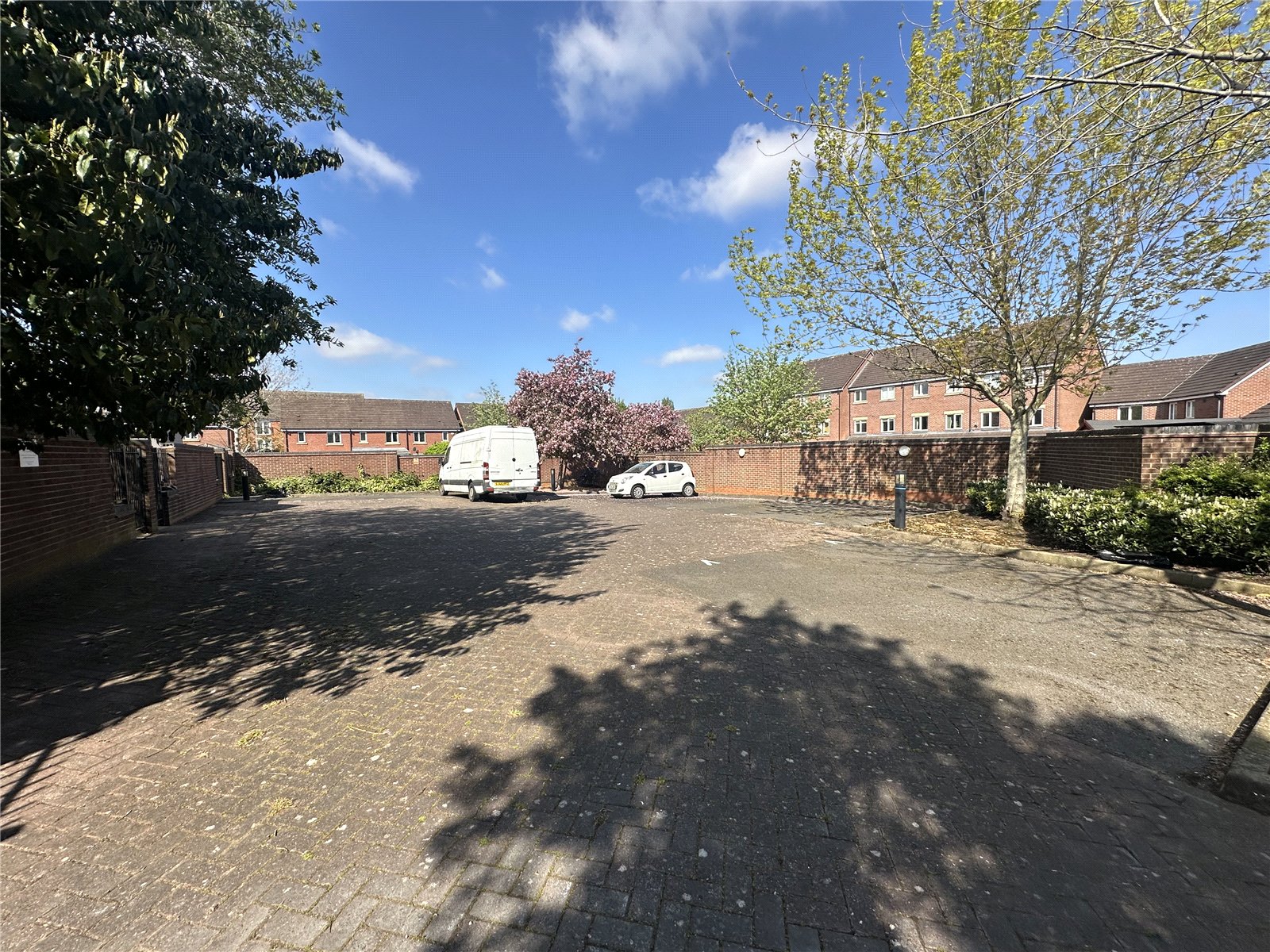 Greenock Crescent, Parkfields, Wolverhampton, WV4 - DB Roberts