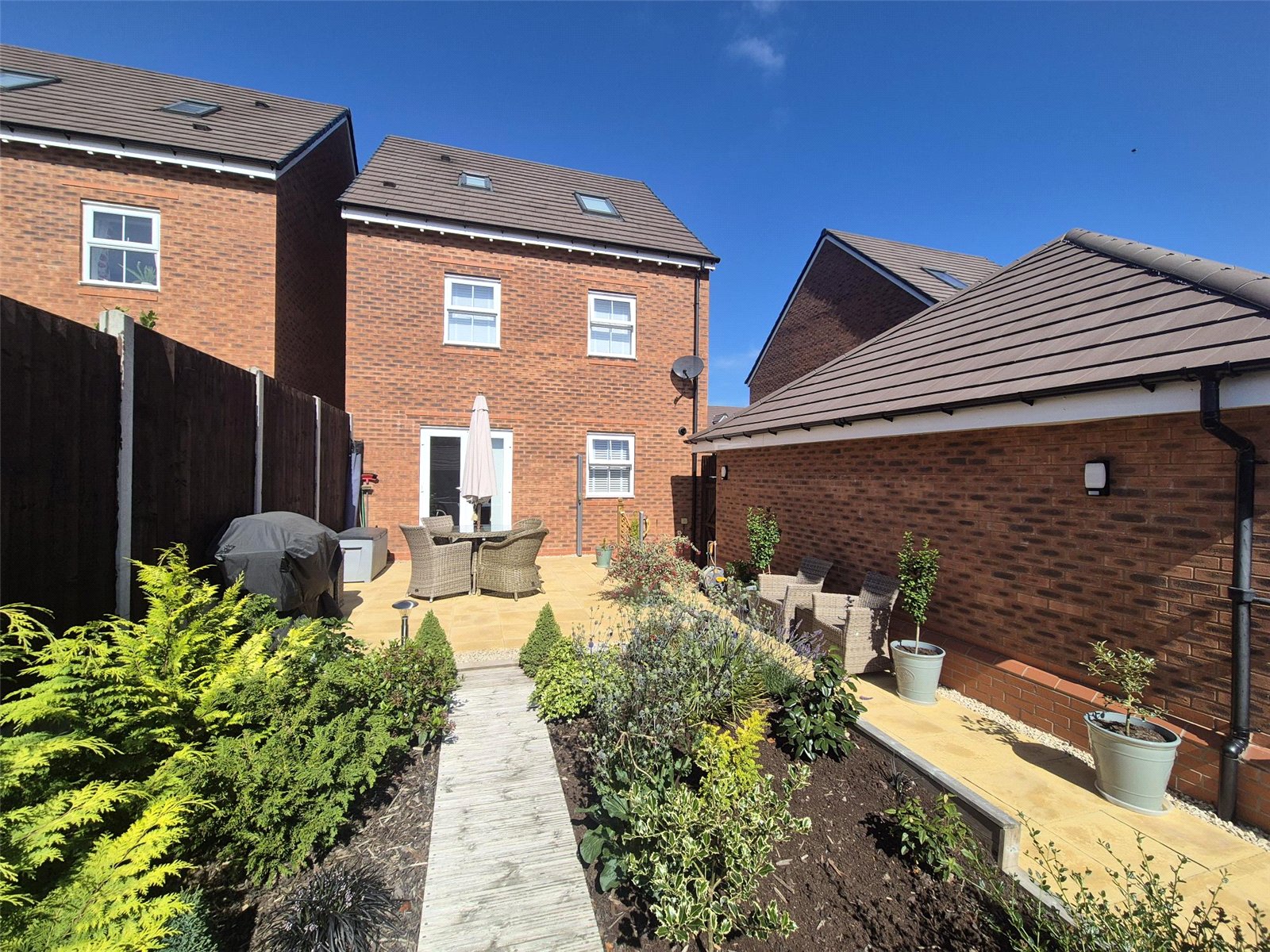 Jackson Drive, Doseley, Telford, TF4 - DB Roberts