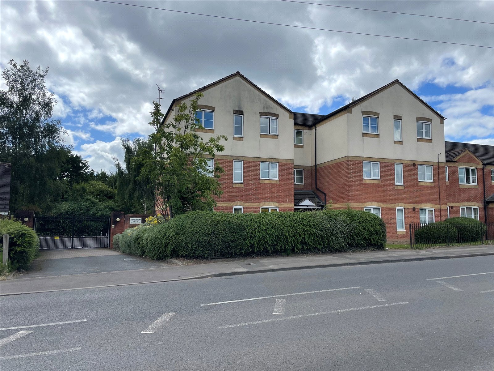Essington Road, Willenhall, Walsall, WV12 - DB Roberts