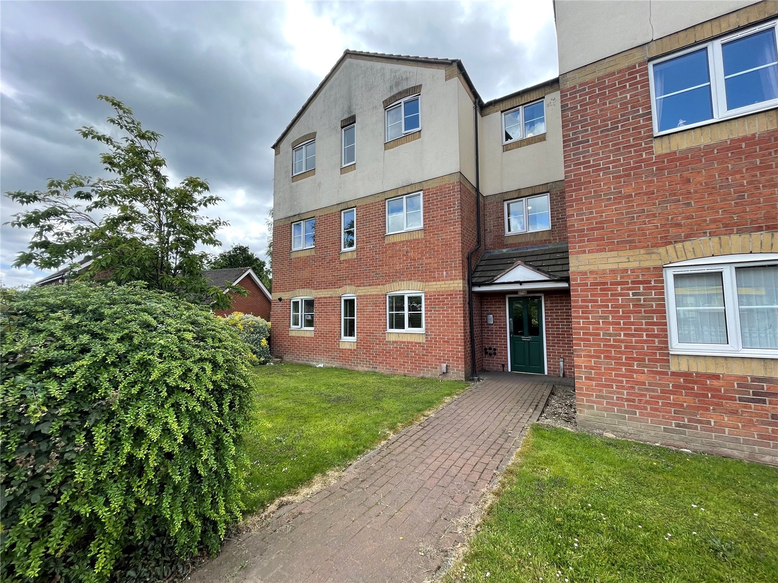 Essington Road, Willenhall, Walsall, WV12 - DB Roberts