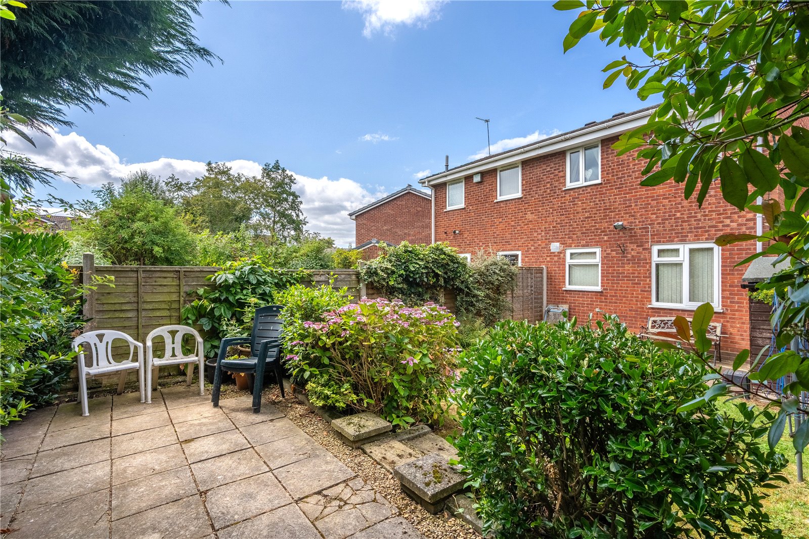 Speedwell Gardens, Featherstone, Wolverhampton, WV10 - DB Roberts