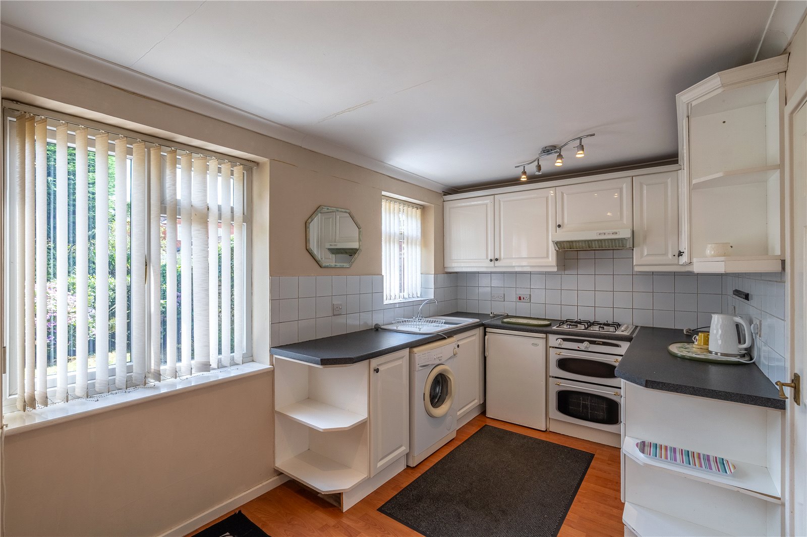 Speedwell Gardens, Featherstone, Wolverhampton, WV10 - DB Roberts