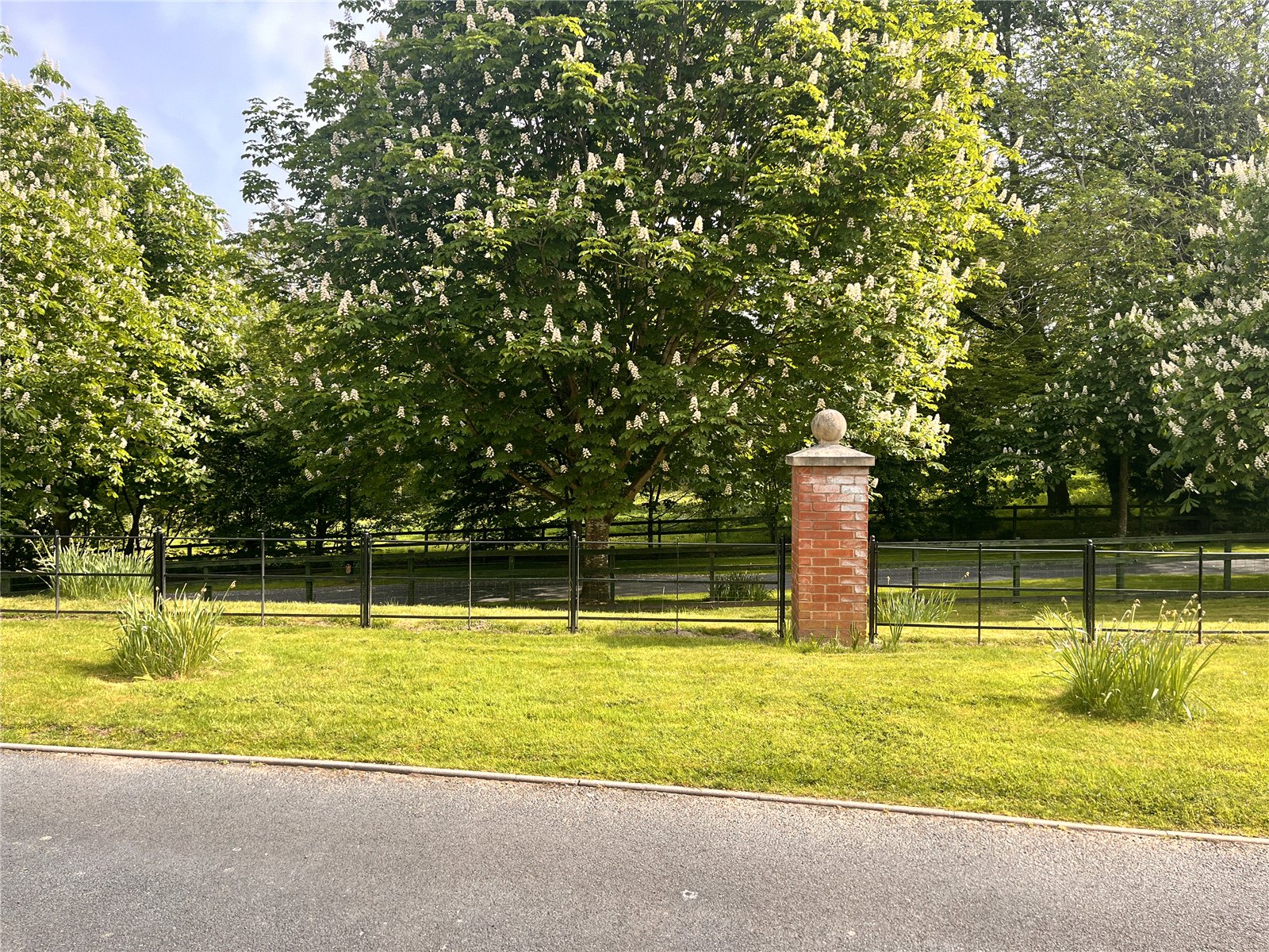 Holyhead Road, Bicton, Shrewsbury, SY3 - DB Roberts