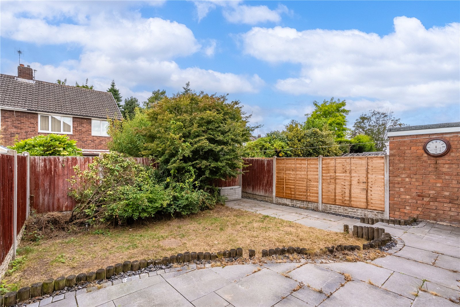 Taunton Avenue, Fordhouses, Wolverhampton, WV10 - DB Roberts