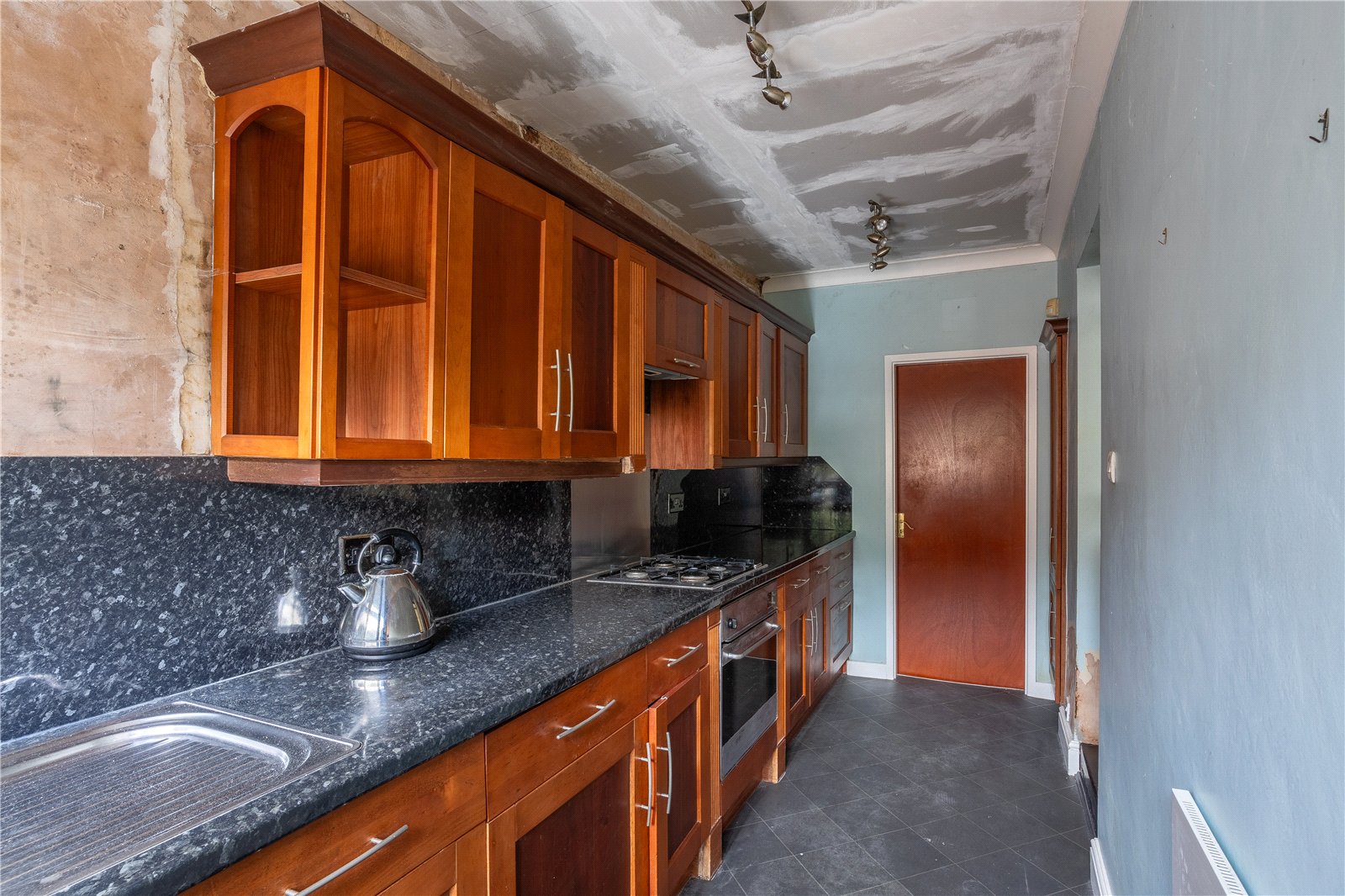 Taunton Avenue, Fordhouses, Wolverhampton, WV10 - DB Roberts