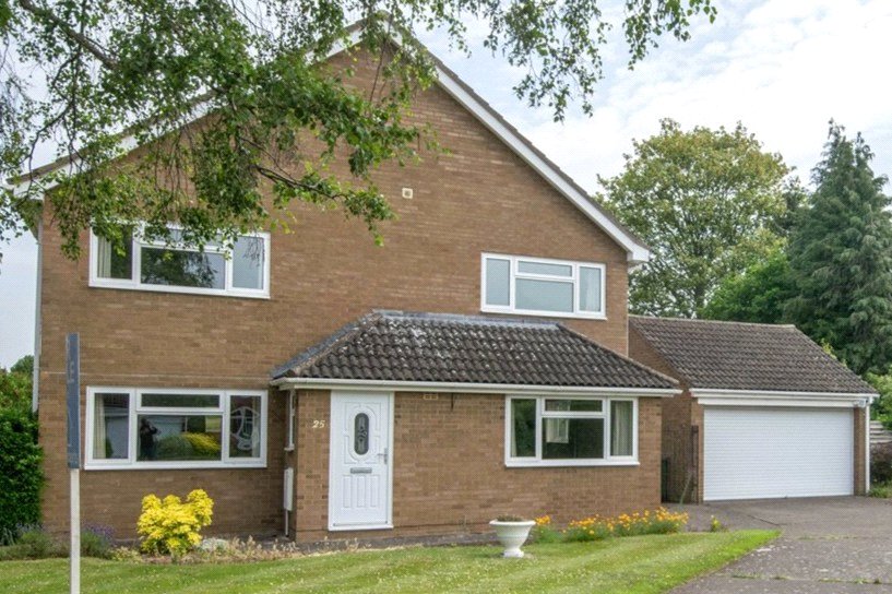 Fairlawn Avenue, Meole Village, Shrewsbury, SY3 - DB Roberts