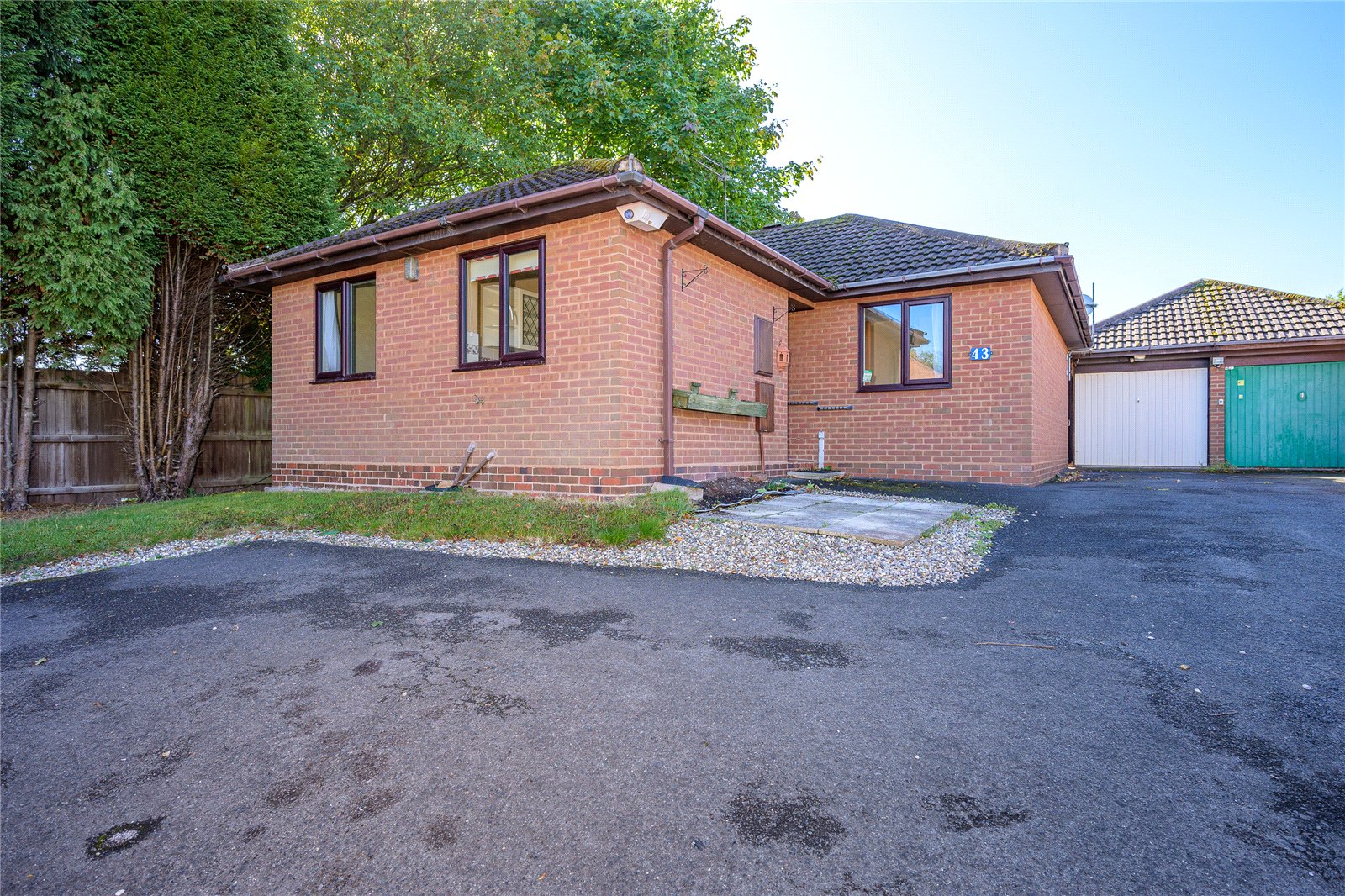 Hartshill, Oakengates, Telford, TF2 - DB Roberts