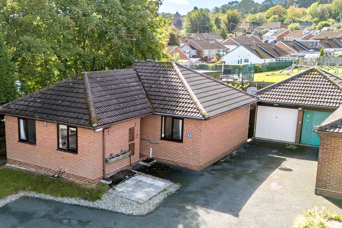 Hartshill, Oakengates, Telford, TF2 - DB Roberts