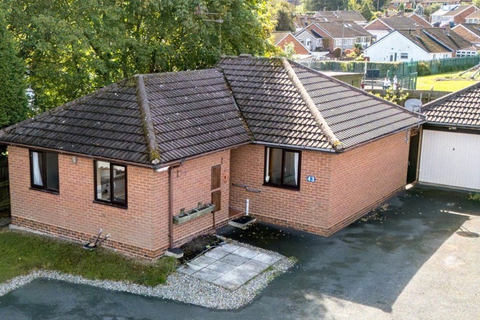 Hartshill, Oakengates, Telford, TF2 - DB Roberts