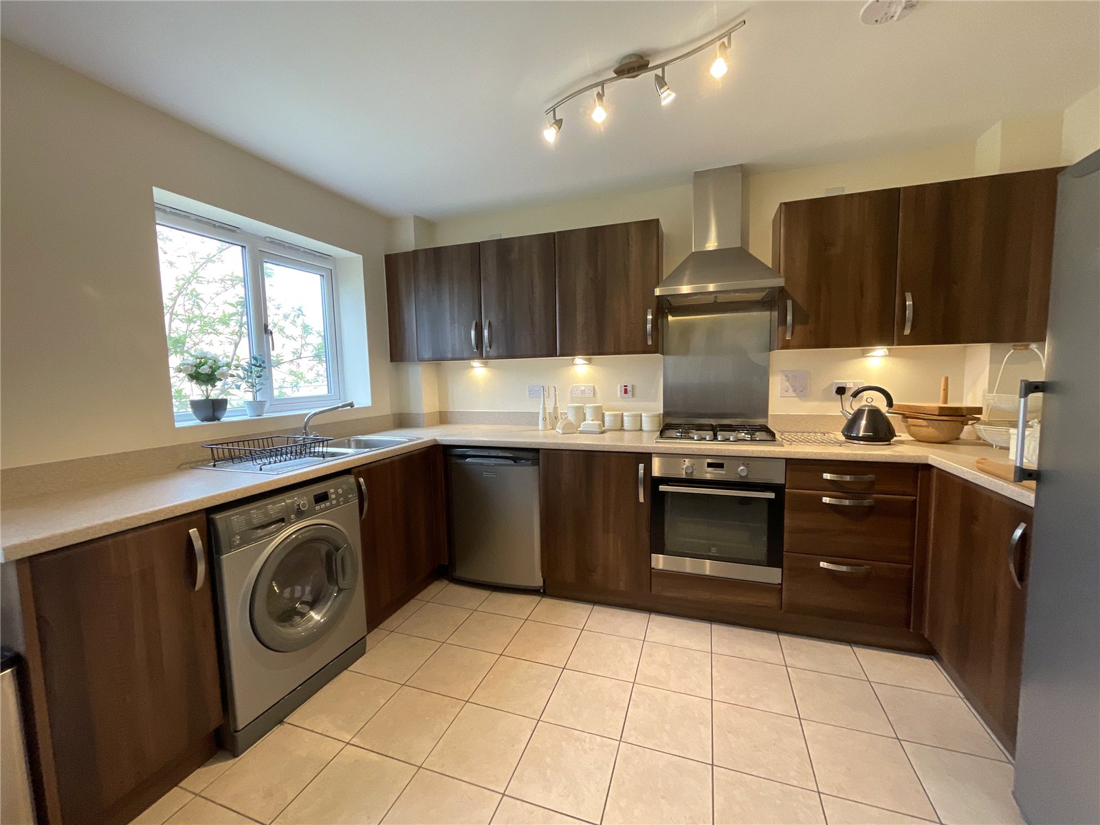 Coningsby Drive, Ettingshall Place, Wolverhampton, WV2 - DB Roberts