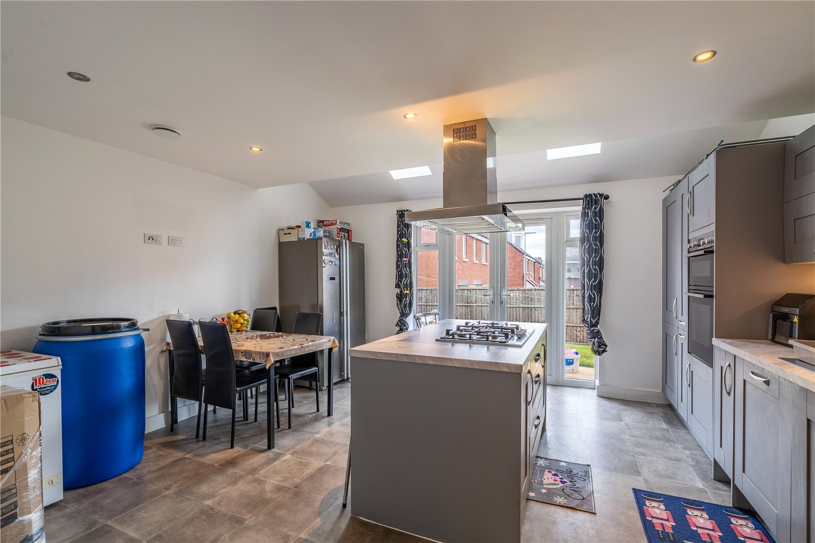 Steelhouse Lane, Parkfields, Wolverhampton, WV2 - DB Roberts