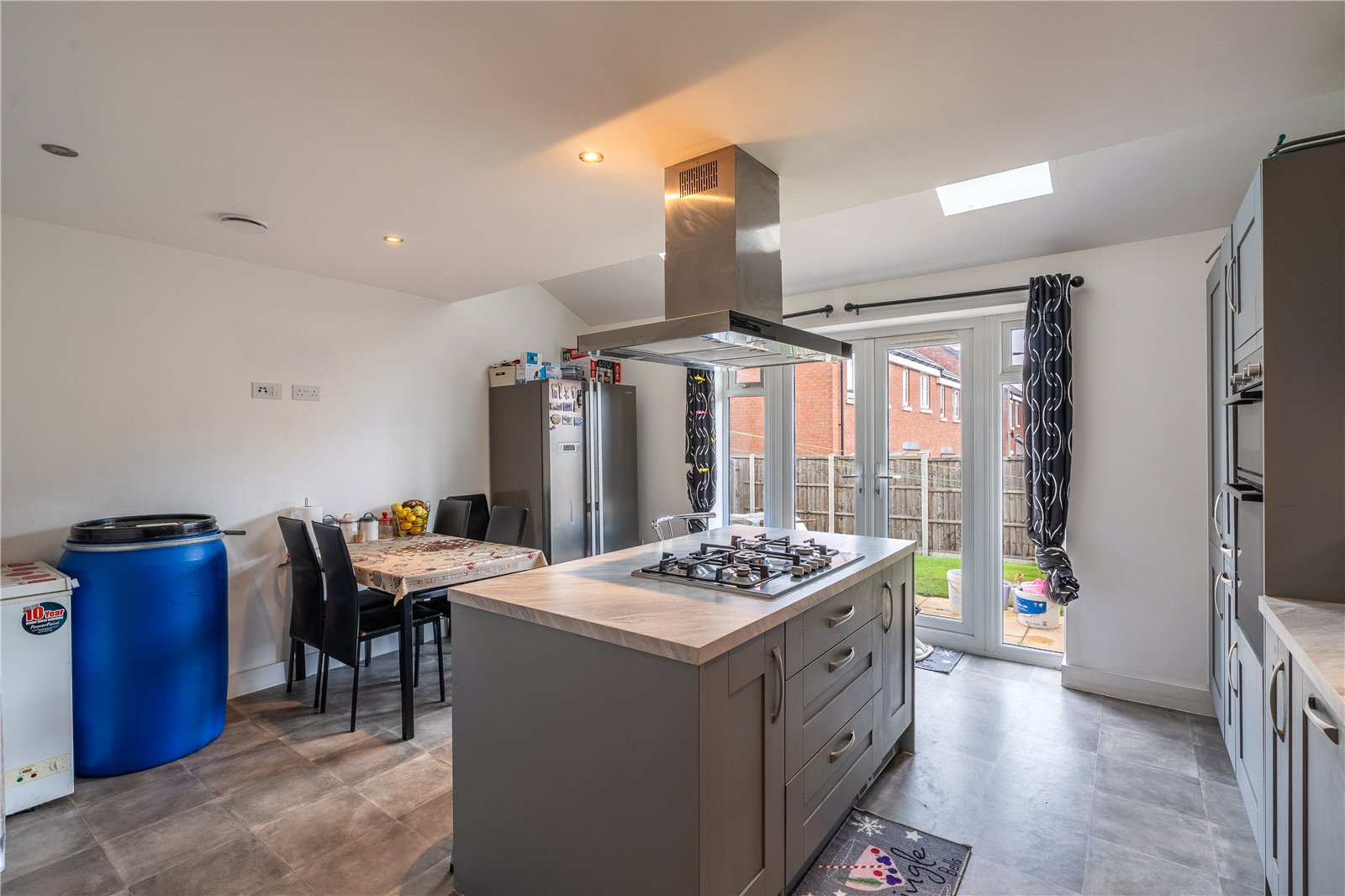 Steelhouse Lane, Parkfields, Wolverhampton, WV2 - DB Roberts