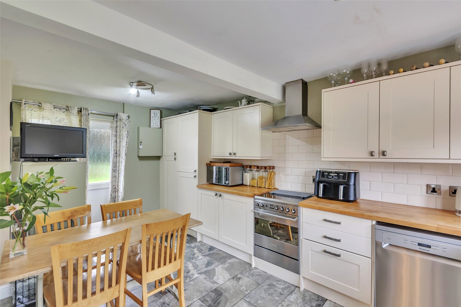 Shorncliffe Drive, Copthorne, Shrewsbury, SY3 - DB Roberts