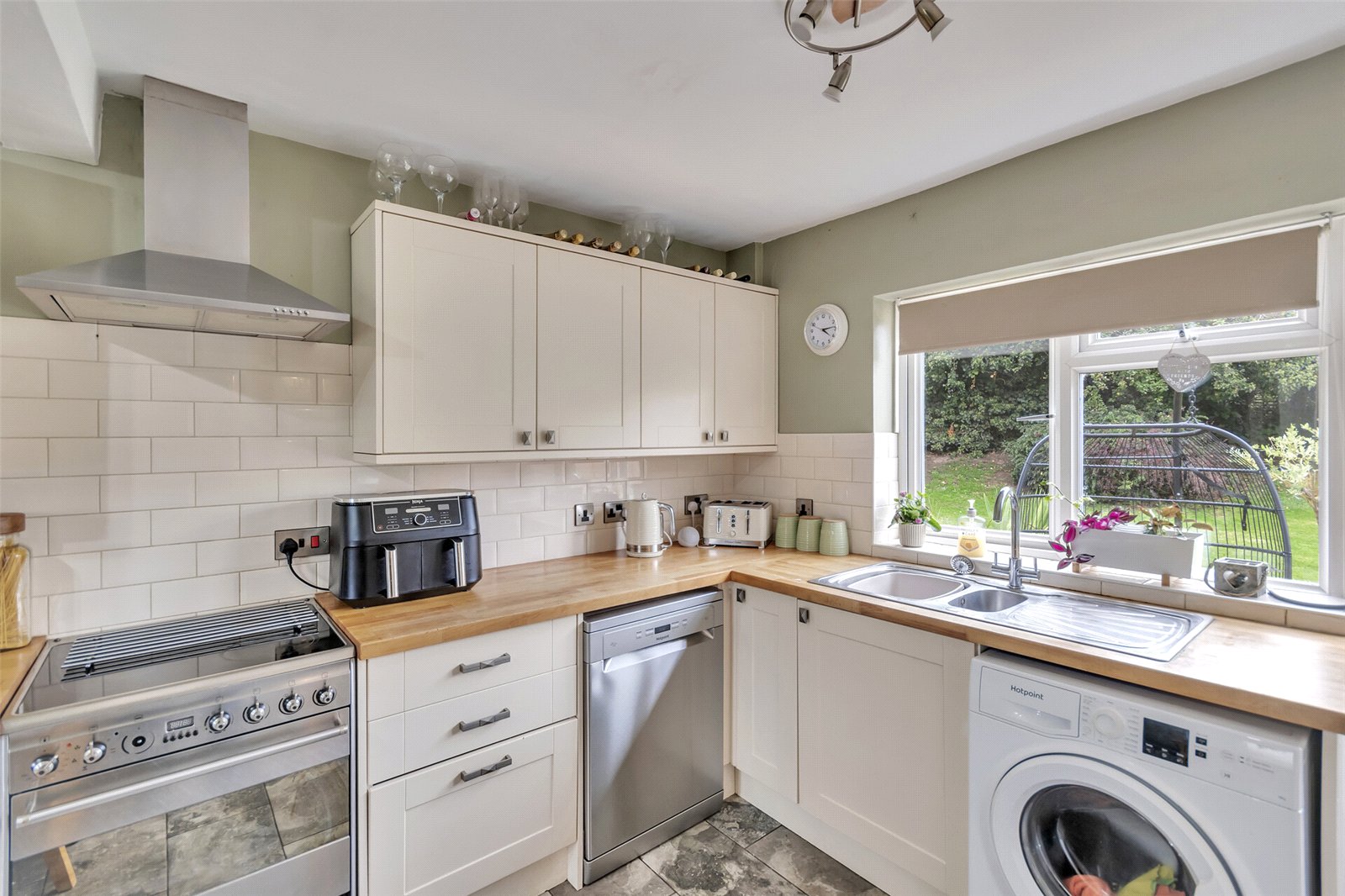 Shorncliffe Drive, Copthorne, Shrewsbury, SY3 - DB Roberts