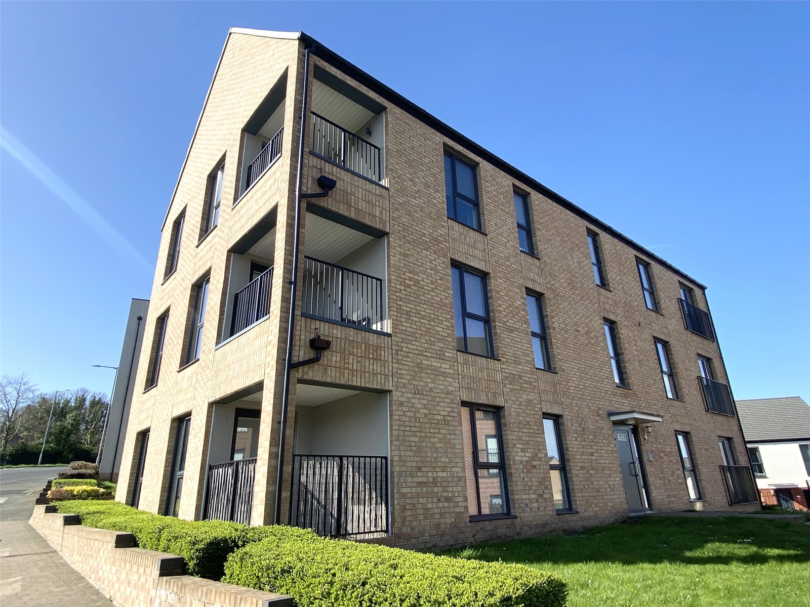 Parkside Crescent, Ketley, Telford, TF1 - DB Roberts