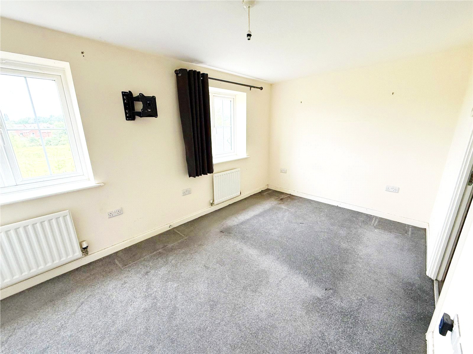 Whinberry Drive, Bowbrook, Shrewsbury, SY5 - DB Roberts