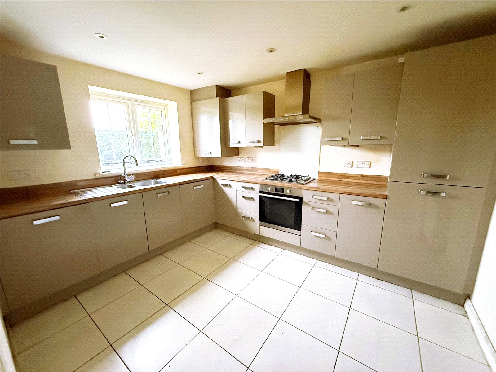 Whinberry Drive, Bowbrook, Shrewsbury, SY5 - DB Roberts