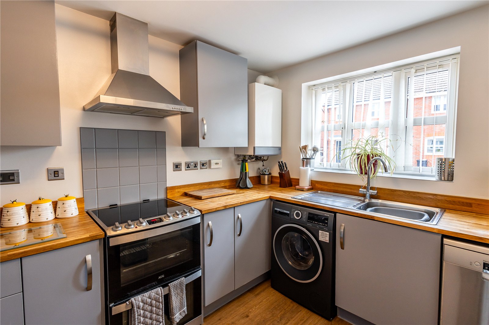 Oakworth Close, Hadley, Telford, TF1 - DB Roberts