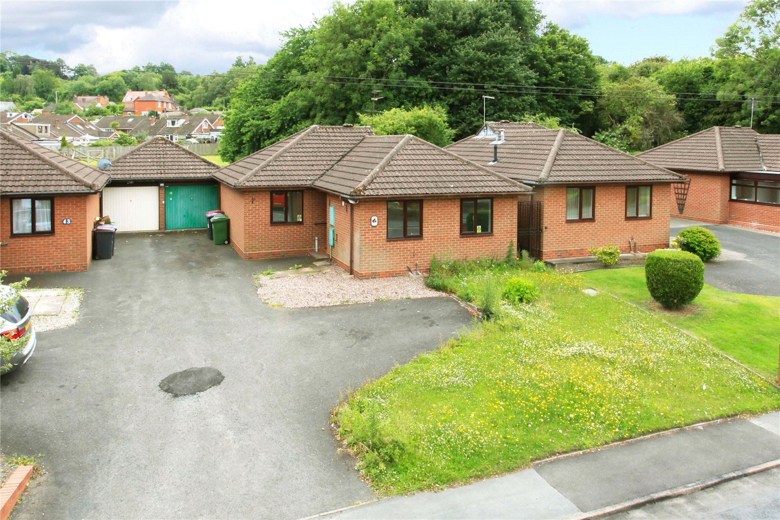 Hartshill, Oakengates, Telford, TF2 - DB Roberts
