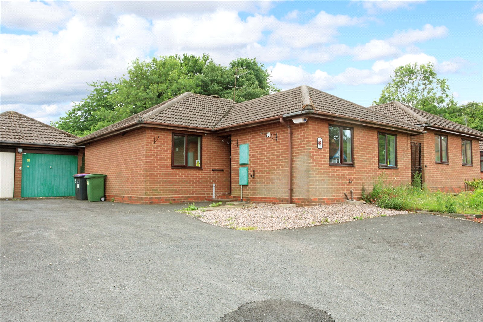 Hartshill, Oakengates, Telford, TF2 - DB Roberts