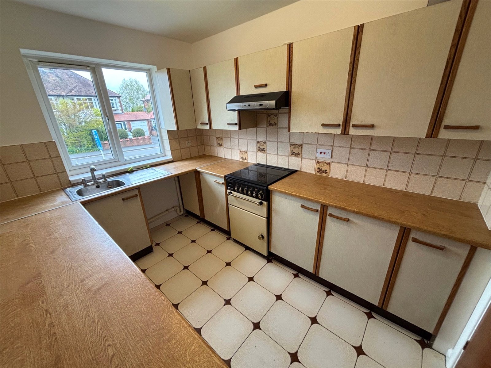 Hartshill, Oakengates, Telford, TF2 - DB Roberts