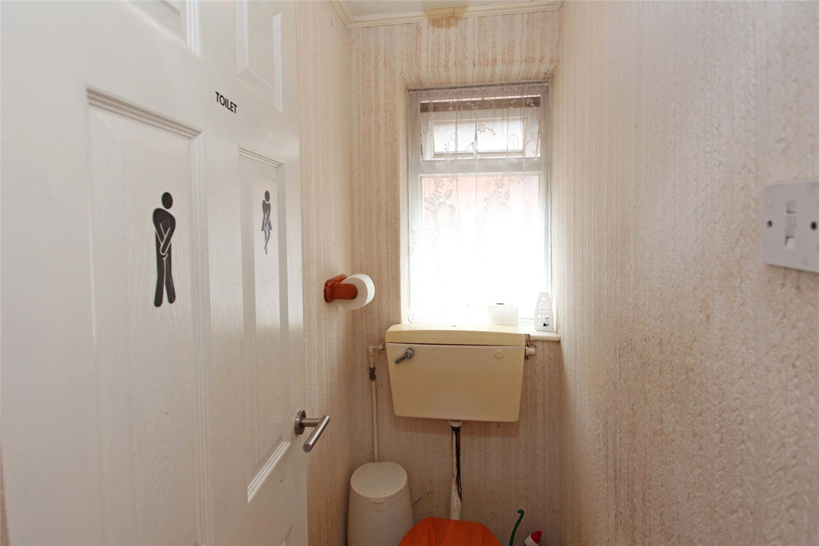 Fenns Crescent, St. Georges, Telford, TF2 - DB Roberts