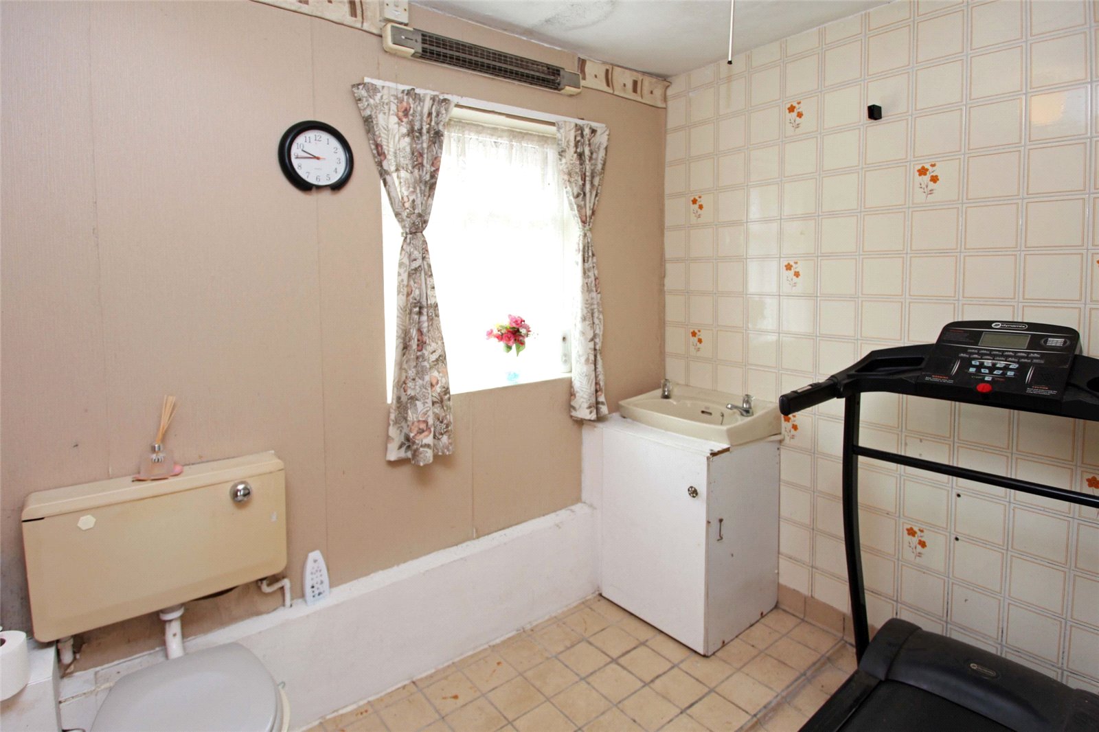 Fenns Crescent, St. Georges, Telford, TF2 - DB Roberts