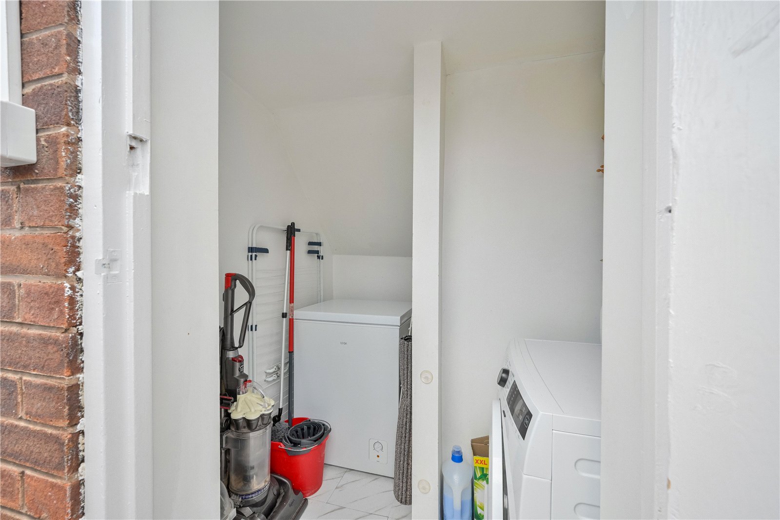 Newquay Avenue, Weeping Cross, Stafford, ST17 - DB Roberts