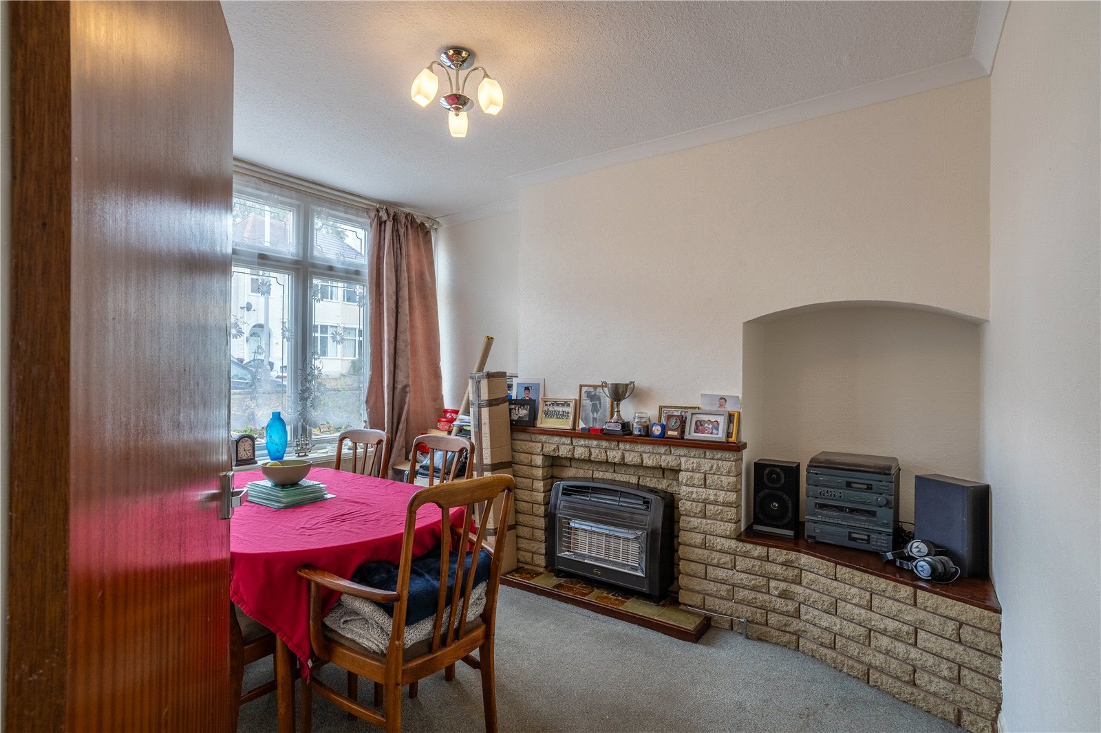 Lynton Avenue, Claregate/Aldersley, Wolverhampton, WV6 - DB Roberts