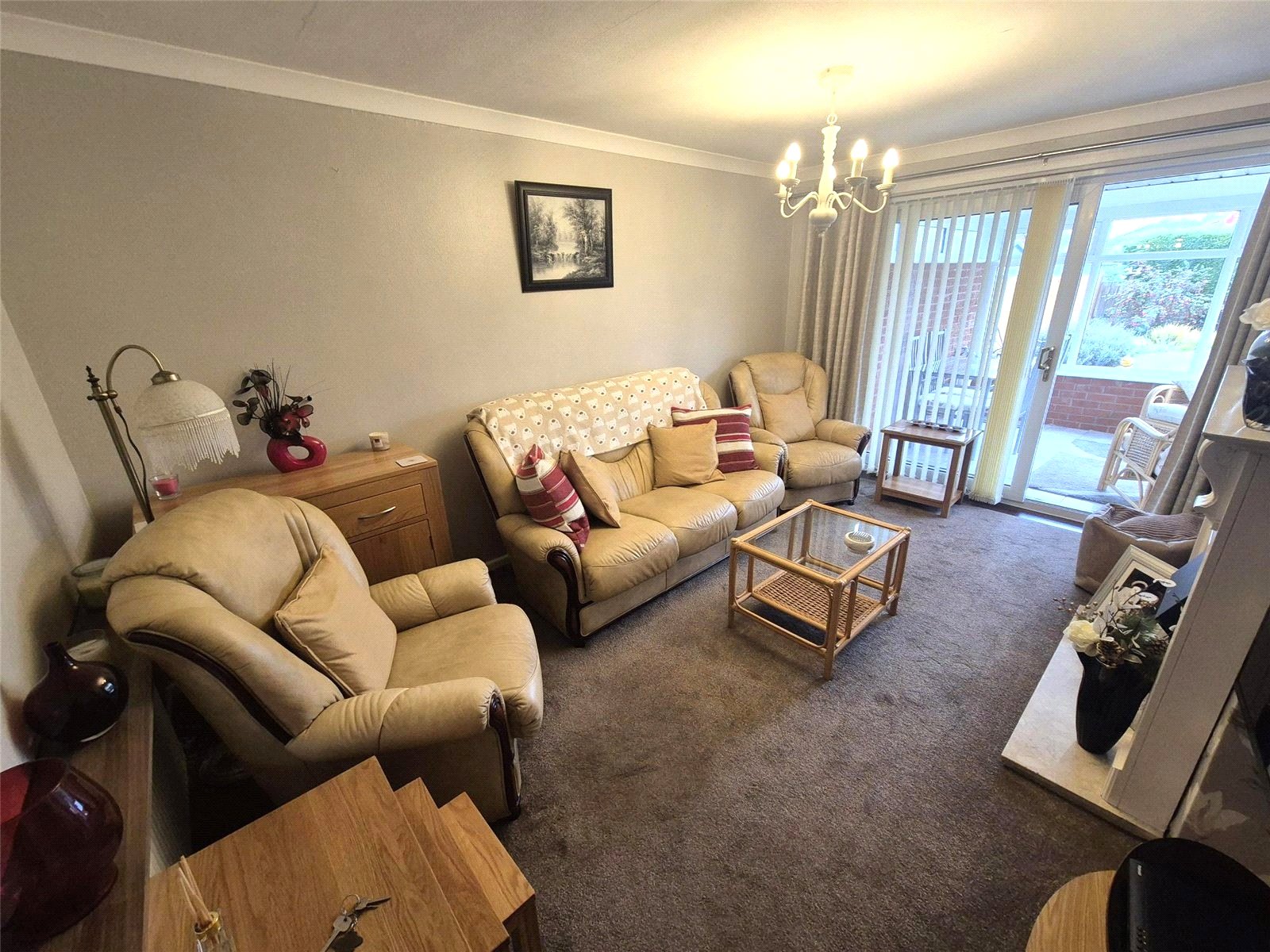 Manor Drive, St. Georges, Telford, TF2 - DB Roberts