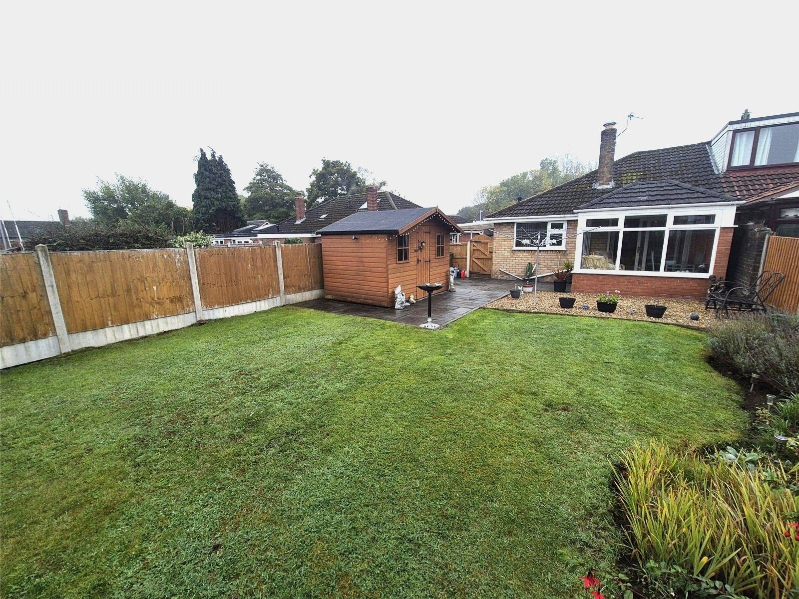 Manor Drive, St. Georges, Telford, TF2 - DB Roberts