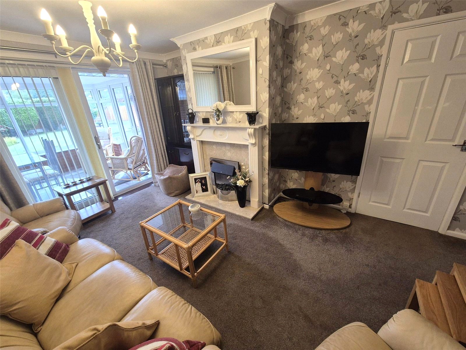 Manor Drive, St. Georges, Telford, TF2 - DB Roberts