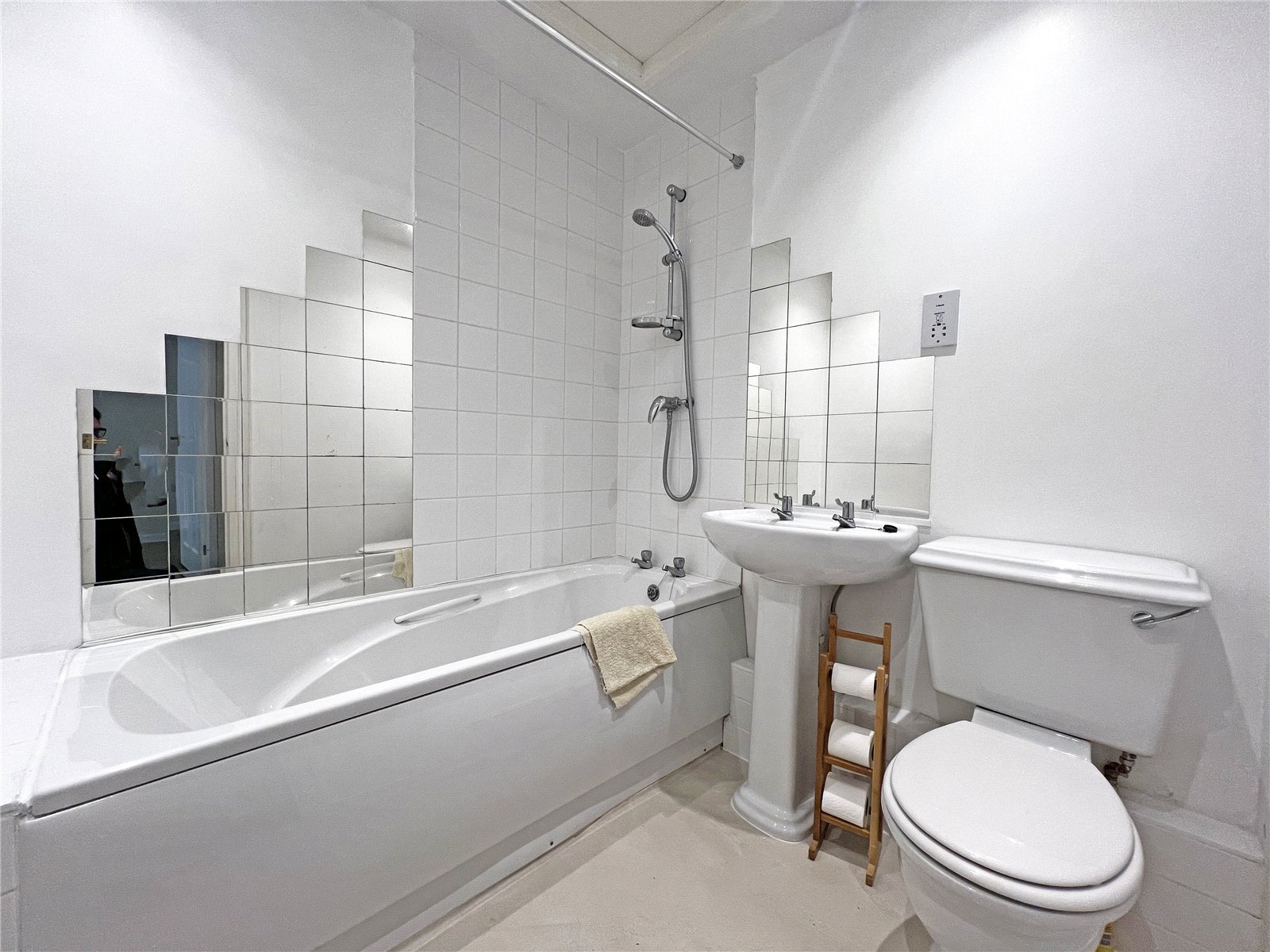 Bradshaw Gardens, Oakengates, Telford, TF2 - DB Roberts